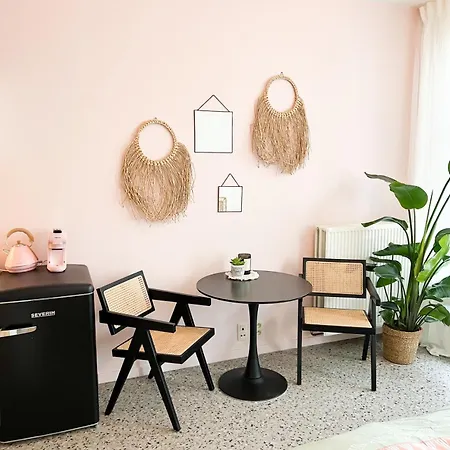 Studio's Apartment *
